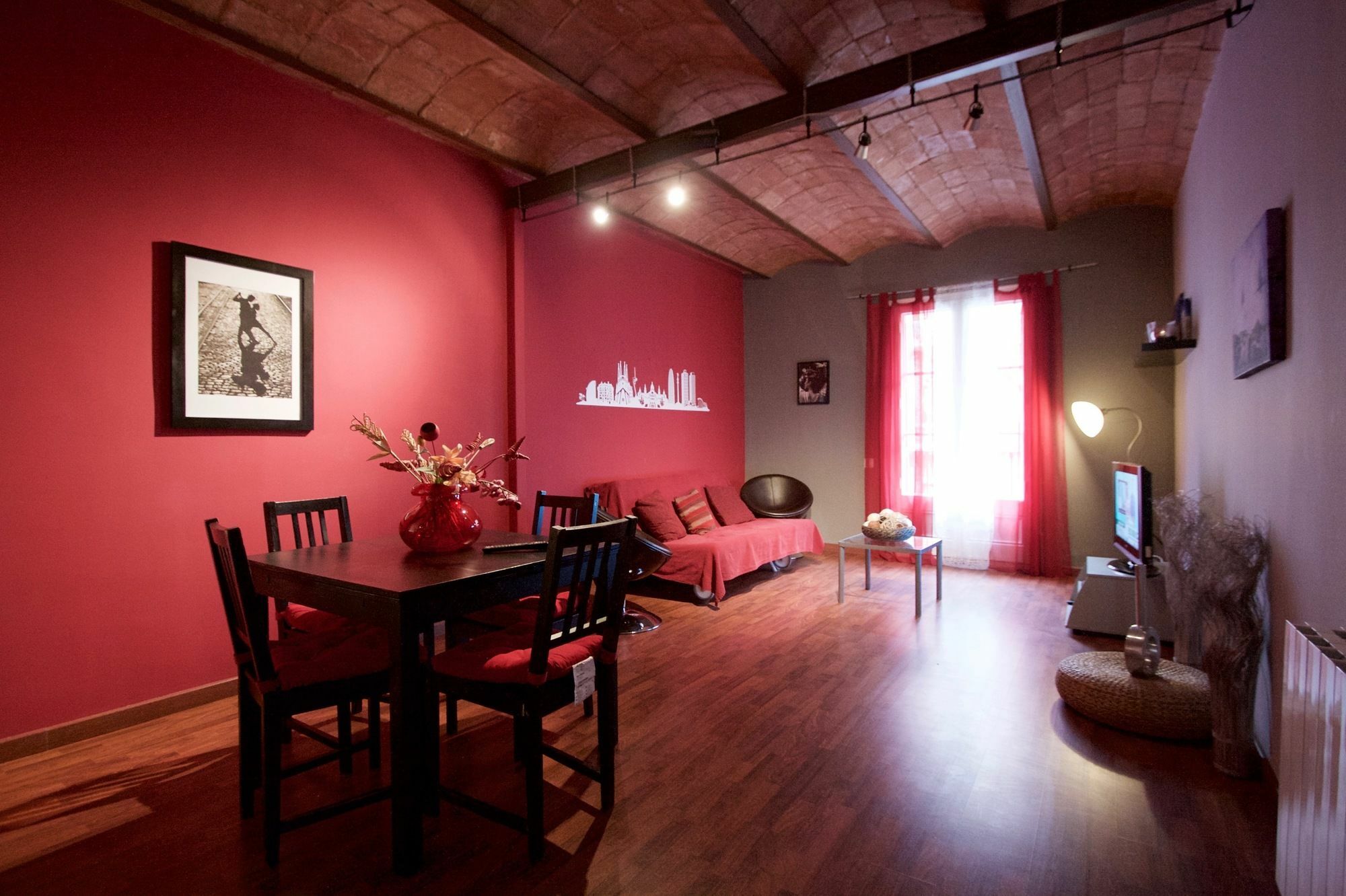 Charm Rambla Catalunya Apartment Barcelona